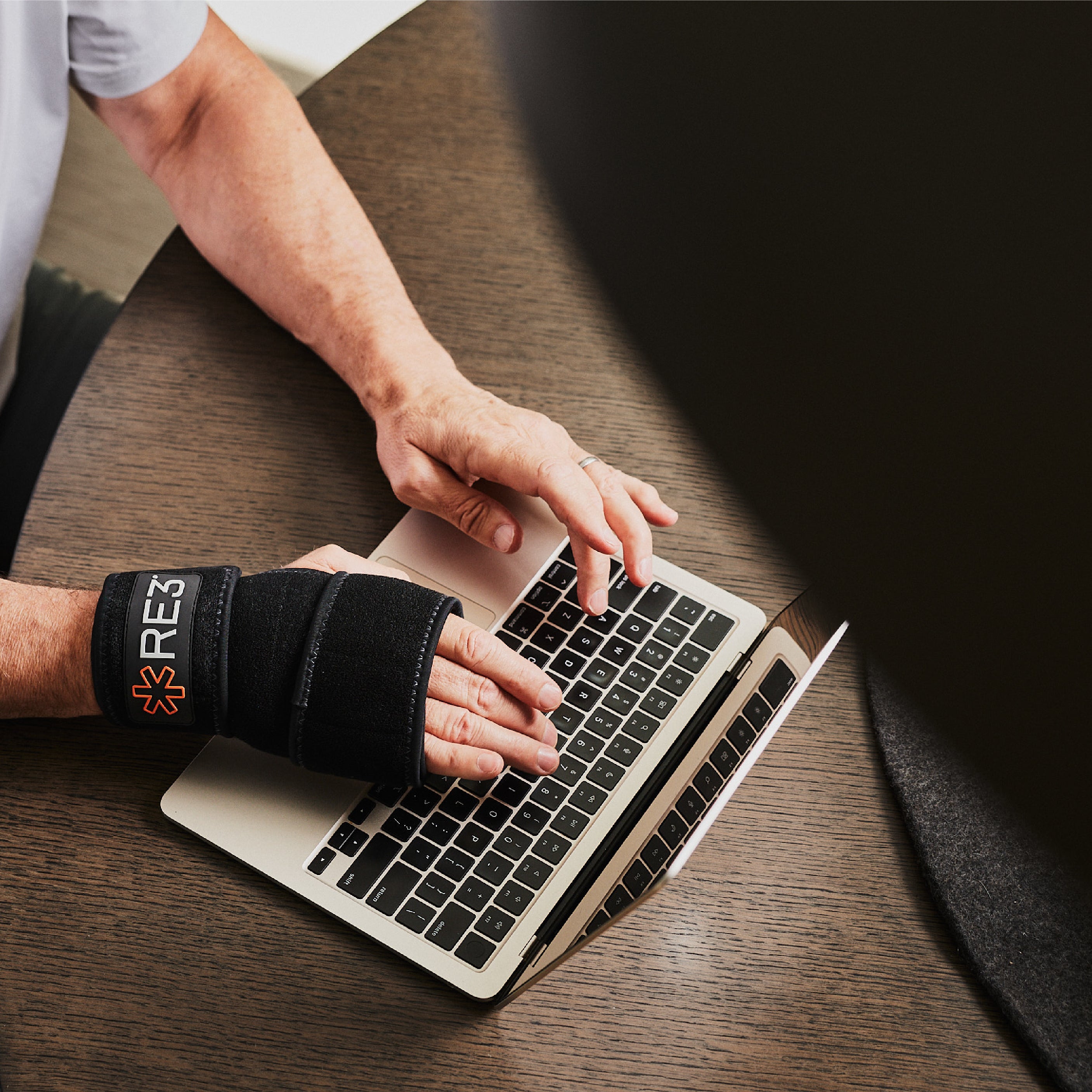 RE3 Ice Compression Pack For Wrist Injuries